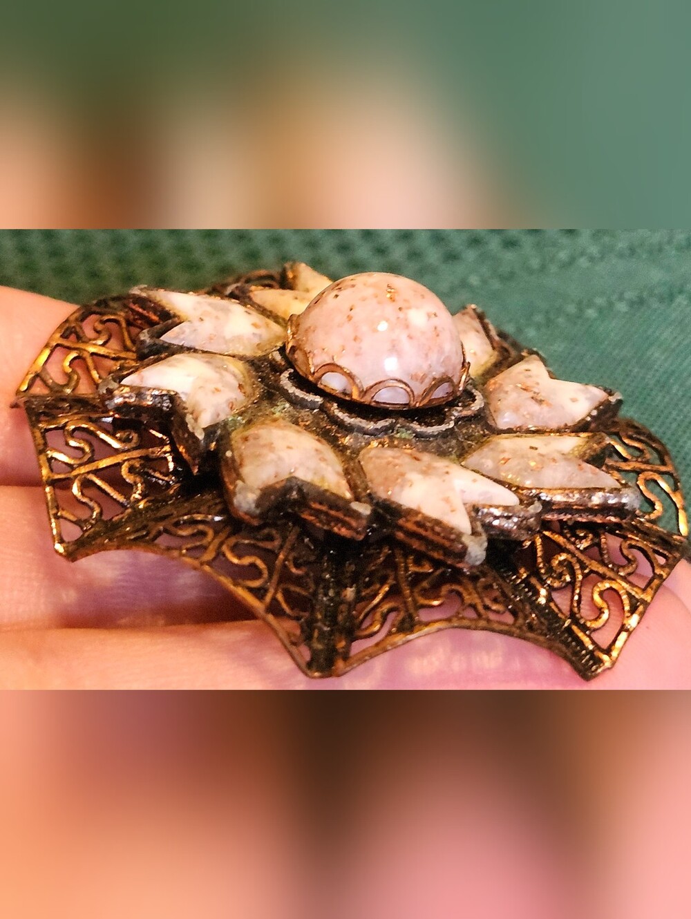 Vintage 1960s Copper & Glitter Confetti Lucite Starburst Necklace & Brooch - Picture 9 of 10
